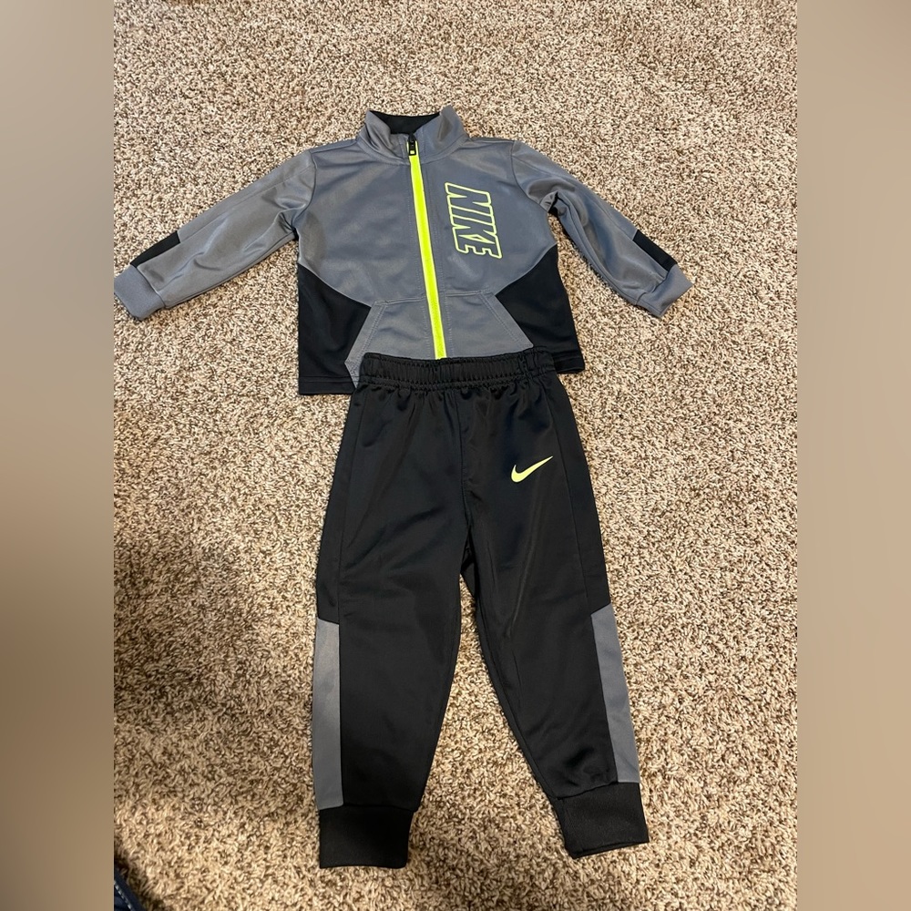 Nike boys set
